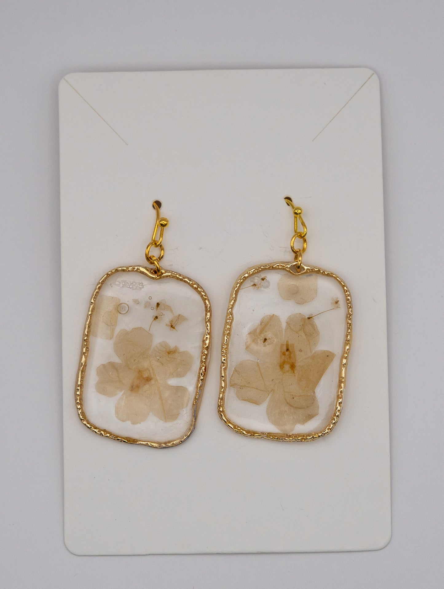 Pressed Wildflower Resin Dangle Earrings – 24K Gold Plated