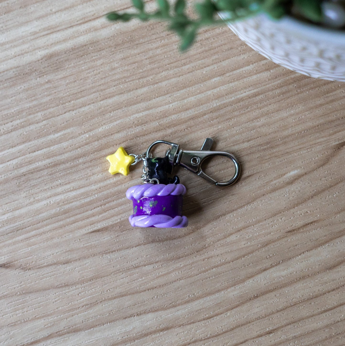 Celestial Cat Cake Keychain – Glossy Handmade Polymer Charm with Star Accent