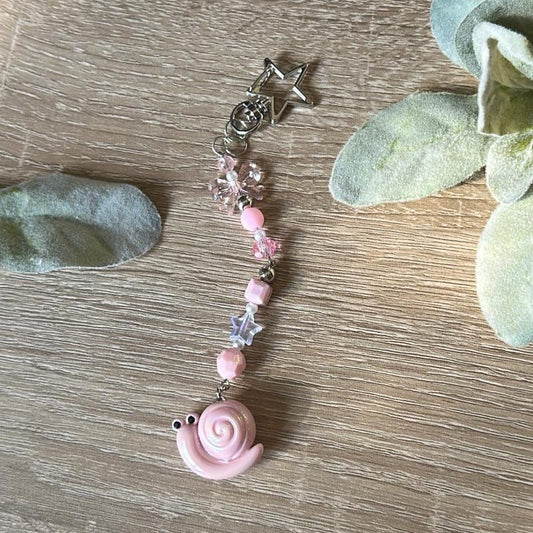 Kawaii Pink Snail Keychain Handmade Beaded Charm with Pastel Aesthetic Beads Durable Hardware Perfect for Nature Lovers & Kawaii Fans