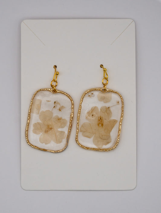 Pressed Wildflower Resin Dangle Earrings – 24K Gold Plated