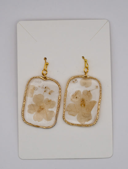 Pressed Wildflower Resin Dangle Earrings – 24K Gold Plated
