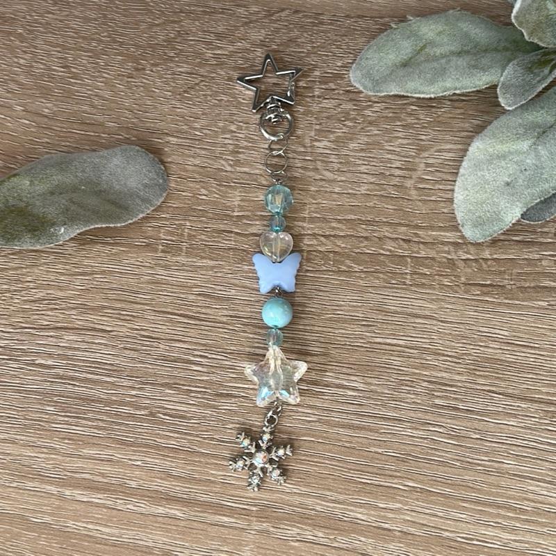 Snowflake Beaded Keychain with Star and Snowflake Charms for Festive Accessory