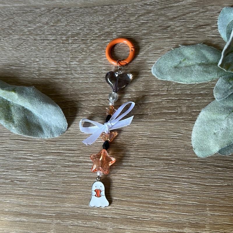 Ghostie Pumpkin Keychain Handmade Beaded Enamel Ghost with Pumpkin Charm Durable Hardware Perfect for Halloween Lovers Spooky Cute Aesthetic Fans